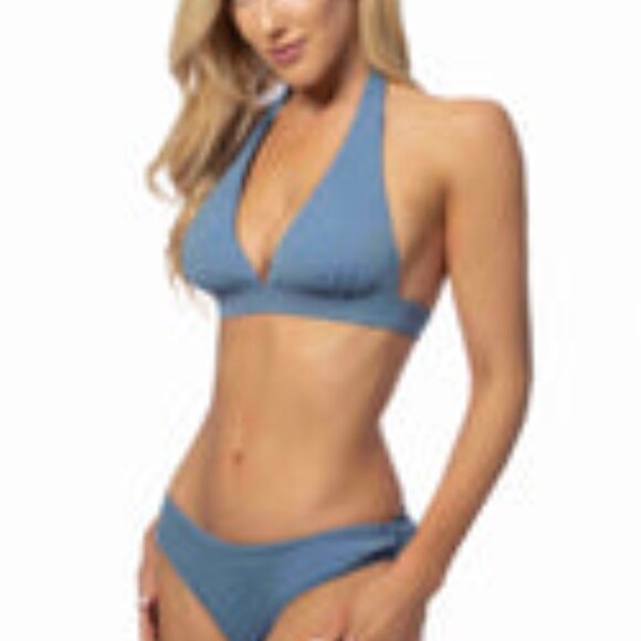 Sara Bikini - Picture 3 of 3